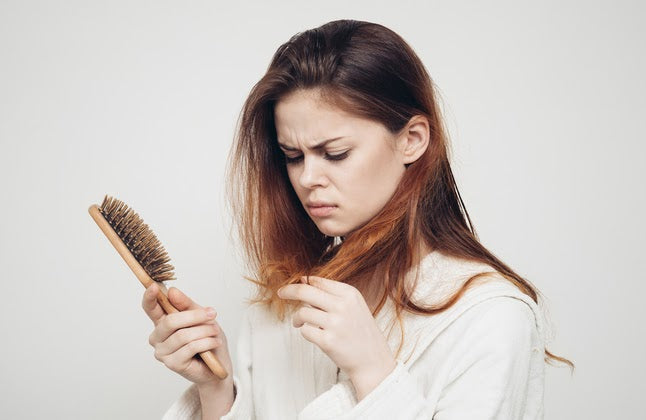 Merelta Root Renewal serum for women nurtures the scalp and stimulates growth of thicker and healthier hair. Reduced hair shedding drastically. 
